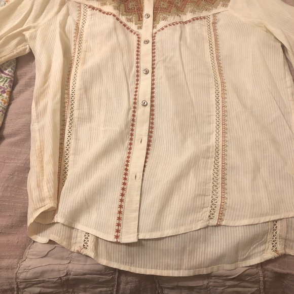 Embroidered button down - Picture 4 of 4